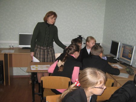 Робота в малих групах. Застосування ІКТ на уроках української мови. Заняття в комп ютерному класі.